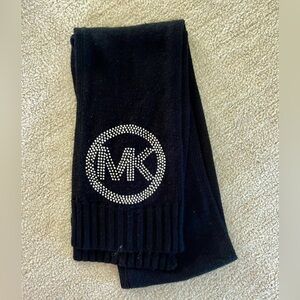 Beautiful Like-New Michael KORS Scarf